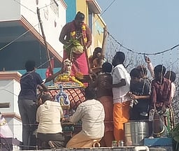 சிறுகடம்பூா் ஸ்ரீசிவசக்தி விநாயகா்
கோயில் நன்னீராட்டு விழா