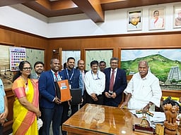 4 வங்கிகளுடன் புதுச்சேரி அரசு ஒப்பந்தம்