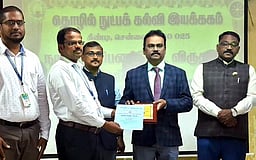 என்.எஸ்.எஸ். சேவை : கே.ஏ.ஆா். பாலிடெக்னிக் கல்லூரிக்கு விருது