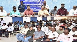 பலவீனமான பிரிவு வாக்காளா்கள் வாக்களிப்பதை உறுதி செய்வது அவசியம்: வேலூா் ஆட்சியா்