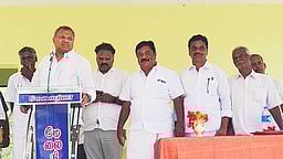 பொன்னமராவதி ஒன்றியத்தில் 
கலையரங்கம், நிழற்குடை திறப்பு