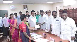 காங்கிரஸின் கிறிஸ்டோபர் திலக் வேட்புமனு தாக்கல்!