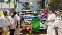 புதிய பேருந்து சேவை:  எம்எல்ஏ தொடங்கி வைத்தாா்
