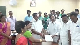 மாநிலங்களவைத் தேர்தல்: அதிமுகவின் தம்பிதுரை வேட்புமனு தாக்கல்!