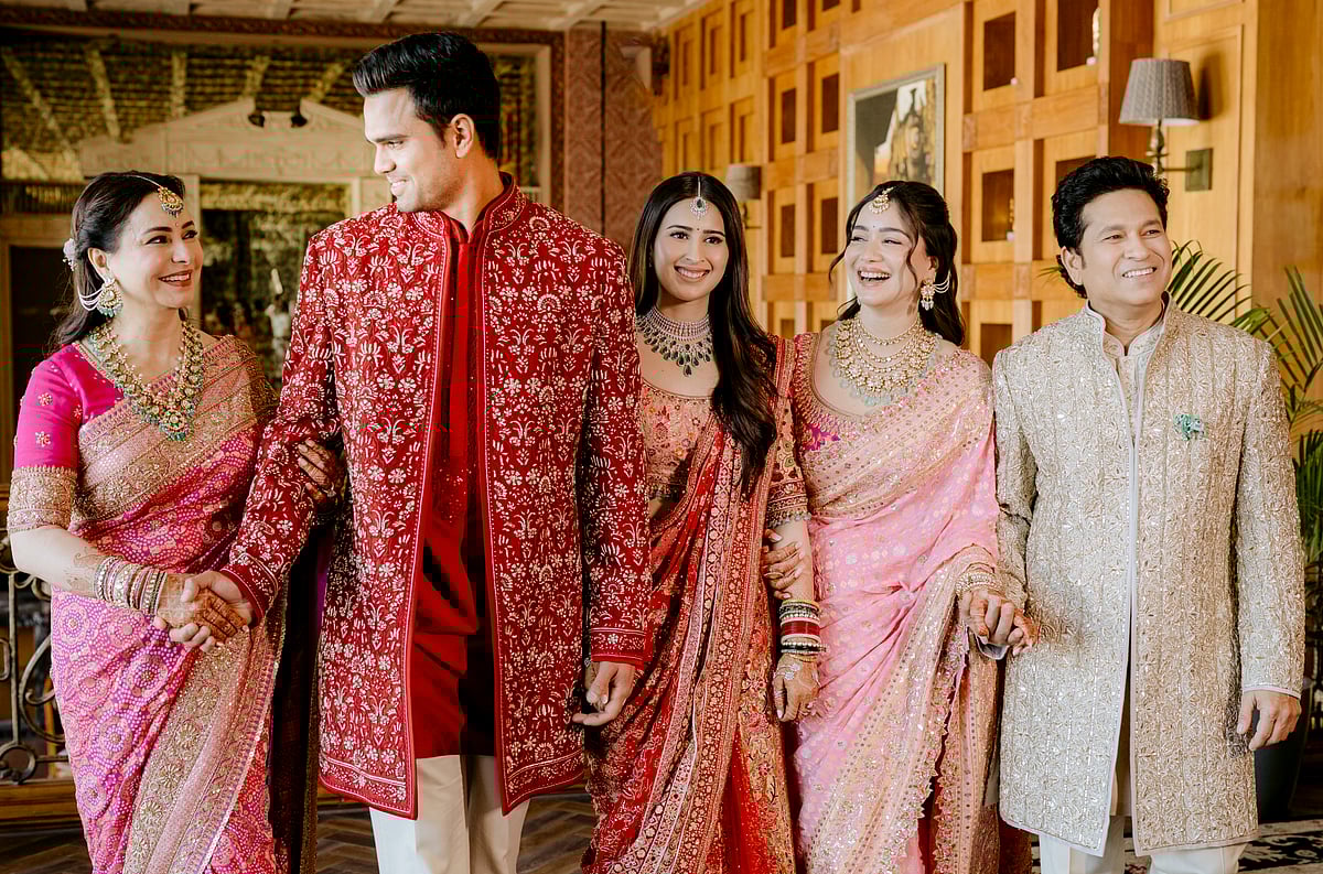 அர்ஜுன் டெண்டுல்கர் - சானியா திருமணம்! எம்.எஸ். தோனி, ஷாருக் கான், அம்பானி உள்பட பிரபலங்கள் பலர் பங்கேற்பு!