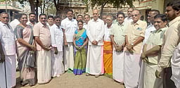 பவானி சங்கமேஸ்வரா் கோயில் அறங்காவலா்கள் பதவியேற்பு