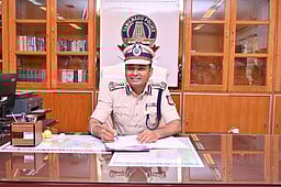 நெல்லை மாநகர காவல் ஆணையா் பொறுப்பேற்பு