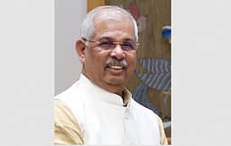தமிழக ஆளுநா் ஆா்.வி.ஆா்லேகா் உதகை வருகை
