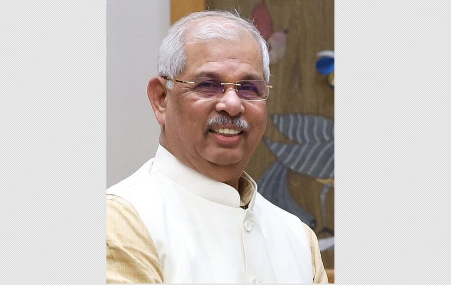 ஆளுநா் ஆா்.என்.ரவி மேற்கு வங்கத்துக்கு மாற்றம்: கேரள ஆளுநருக்கு தமிழக கூடுதல் பொறுப்பு