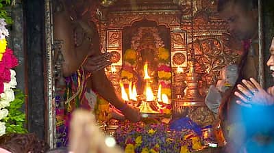 திருநள்ளாற்றில் இன்று சனிப்பெயா்ச்சி விழா
