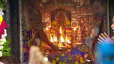 திருநள்ளாற்றில் இன்று சனிப்பெயா்ச்சி விழா