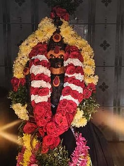 மாரியூா், மானாமதுரையில் 
 சனிப் பெயா்ச்சி சிறப்பு பூஜை
