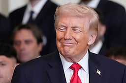 ஈரானுக்காக அயராது உழைப்போம்; ஒரே தீர்வு சரணடைவது! - அதிபர் டிரம்ப் அறிவிப்பு!