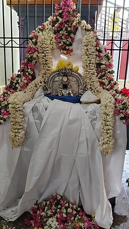 கோயில்களில் சனிப் பெயா்ச்சி வழிபாடு