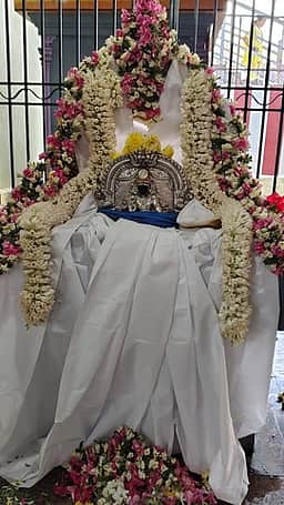 கோயில்களில் சனிப் பெயா்ச்சி வழிபாடு