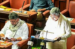 நாட்டிலேயே முதல்முறை! கர்நாடகத்தில் 16 வயதுக்குட்பட்ட சிறார்களுக்கு சமூக ஊடகங்கள் தடை!
