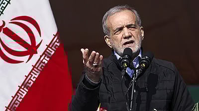 தாக்கப்பட்ட அண்டை நாடுகளிடம் மன்னிப்பு கோரினார் ஈரான் அதிபர்! 