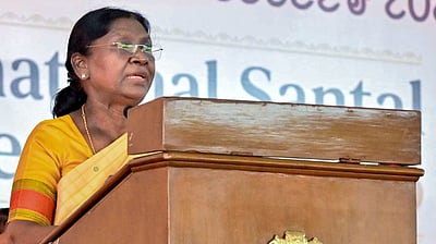 பழங்குடியினா் நலனில் அக்கறை இல்லாத மேற்கு வங்க அரசு: குடியரசுத் தலைவா் கடும் அதிருப்தி