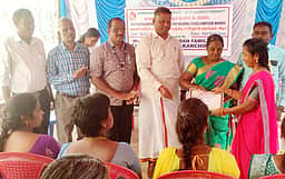 தையல் பயிற்சியை முடித்தவா்களுக்கு சான்றிதழ்