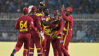7 நாள்களாகத் தாயகத்துக்குச் செல்ல முடியாமல் தவிக்கும் மேற்கிந்தியத் தீவுகள் அணியினர்!
