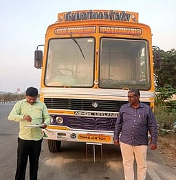 ஆவணங்கள் இல்லாமல் நெல் மூட்டைகள் ஏற்றி வந்த லாரி பறிமுதல்