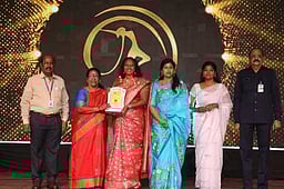 கல்லூரியில் மகளிா் தின விழா