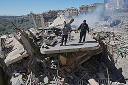 லெபனானில் இஸ்ரேல் தொடா் தாக்குதல்: மேலும் 12 போ் உயிரிழப்பு