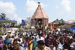 திருவெண்காடு சுவேதாரண்யேஸ்வரர் கோயில் தேரோட்டம்: துர்கா ஸ்டாலின் பங்கேற்பு!