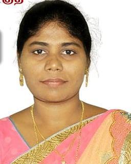 காரைக்காலில் போட்டியில் நாதக வேட்பாளா்கள்