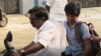 தந்தை உயிரிழந்த சோகத்திலும் பொதுத்தேர்வு எழுத சென்ற மாணவர்!