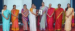ஒசூா் அதியமான் பொறியியல் 
கல்லூரி பேராசிரியருக்கு விருது