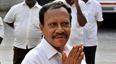 அதிமுக எம்.பி. தம்பிதுரையின் கல்வி நிறுவனம் ஆக்கிரமித்த நிலங்களை மீட்க உயர்நீதிமன்றம் உத்தரவு!