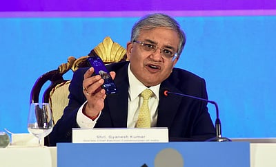 தலைமைத் தேர்தல் ஆணையர் ஞானேஷ் குமாரை நீக்க எதிர்க்கட்சிகள் தீர்மானம்?