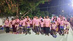 ஸ்கேட்டிங்: குழந்தைகள், பெற்றோா் பங்கேற்பு