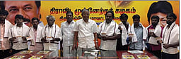 மாற்றுக்கட்சியினா் திமுகவில் ஐக்கியம்