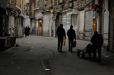 ஈரான்: நகரங்களில் இன்னும் இருந்தால் செத்து மடிவோம்..! கிராமங்களுக்கு இடம்பெயரும் மக்கள்!