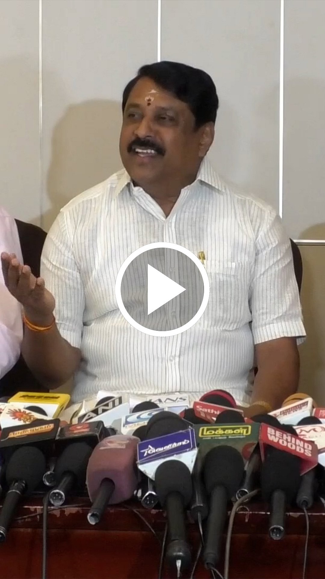 ”சிலிண்டர் தட்டுப்பாடு: பொய்! ஹோட்டல் - சிலிண்டர் சம்பந்தமே இல்லை!” நயினார் நாகேந்திரன் பேட்டி