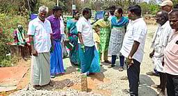 சித்தூா்-தா்காமேடு சாலை சீரமைப்பு பணிக்கு இடையூறு ஏற்படுத்த பள்ளம்: பொதுமக்கள் போராட்டம்  நடத்த முயன்றதால் பரபரப்பு!