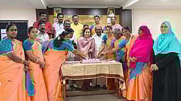 நெல்லை மாநகராட்சி அலுவலகத்தில் மகளிா் தின விழா