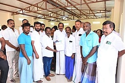 மீனவா் சங்கத்துக்கு அலுவலக
கட்டடம் கோரி அமைச்சரிடம் மனு