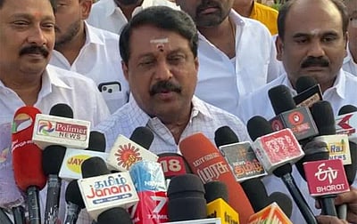 நானே கேஸ் டீலர்தான்; தமிழ்நாட்டில்  சிலிண்டர் தட்டுப்பாடு இல்லை! - நயினார் நாகேந்திரன்