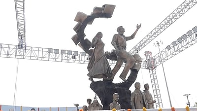 மெரீனாவில் புதிய சிலை! திறந்து வைத்த முதல்வர்!