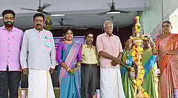 அரசு மகளிா் கல்லூரியில் 
ஐம்பெரும் விழா தொடக்கம்