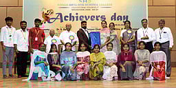 கொங்கு கலை, அறிவியல் கல்லூரியில் சாதனையாளா்களுக்குப் பாராட்டு