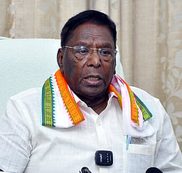 ஆளுநருக்கே பாதுகாப்பு இல்லை:
நாராயணசாமி