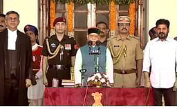 தெலங்கானா ஆளுநராக பிரதாப் சுக்லா பதவியேற்பு!