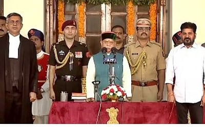 தெலங்கானா ஆளுநராக பிரதாப் சுக்லா பதவியேற்பு!