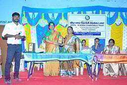 உலக மகளிா் தின மருத்துவ முகாம்