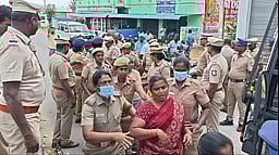 சேலம்- பெங்களூரு தேசிய நெடுஞ்சாலையில் மதுக்கடை: பொதுமக்கள் போராட்டம்