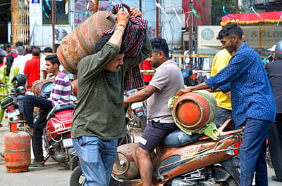 சிலிண்டர் தட்டுப்பாடு: ஊடகங்களுக்கு மத்திய அரசு அறிவுறுத்தல்